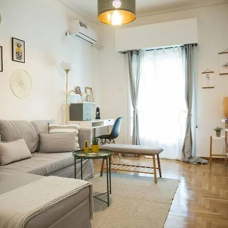 Convenient Bright Flat - 50m From Metro Athens