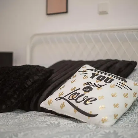 Convenient Bright Flat - 50m From Metro * Athens