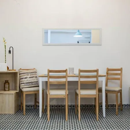 Convenient Bright Flat - 50m From Metro