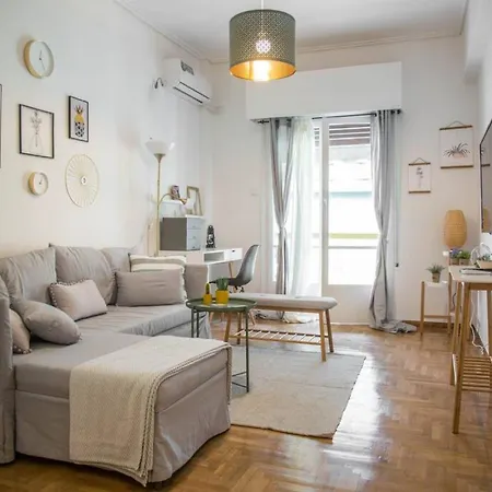 Convenient Bright Flat - 50m From Metro Apartment