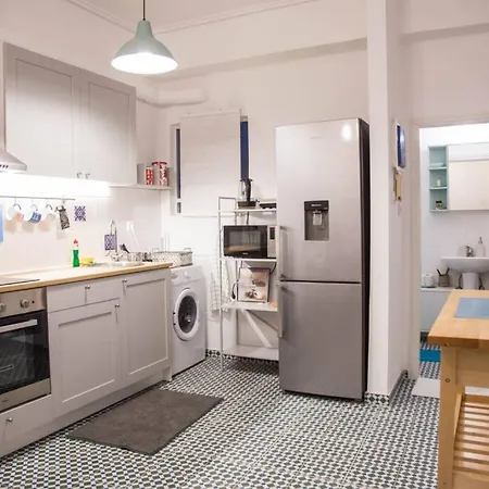Convenient Bright Flat - 50m From Metro * Athens